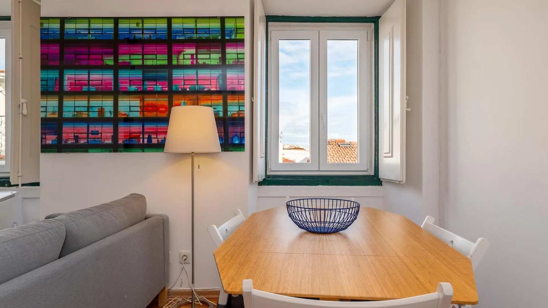 Contemporary Lisbon Apartment In Historical Chiado פורטוגל