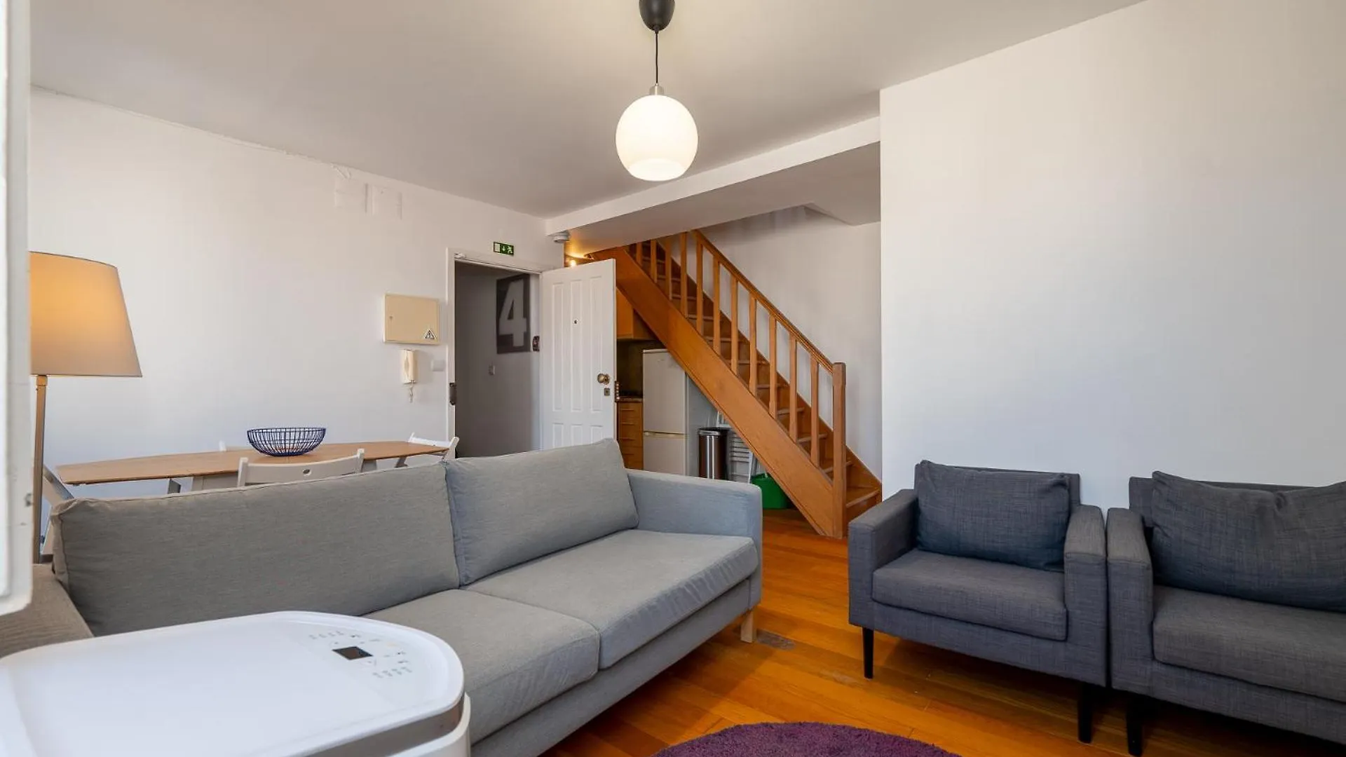 Contemporary Lisbon Apartment In Historical Chiado פורטוגל